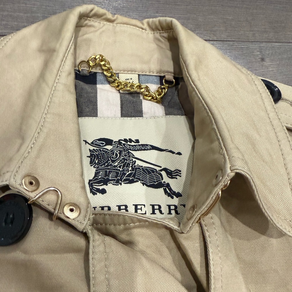 Burberry Clasic Tan Trench Coat - Picture 3 of 4